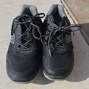 Etonic Stabilite Sport spikeless golf shoes.